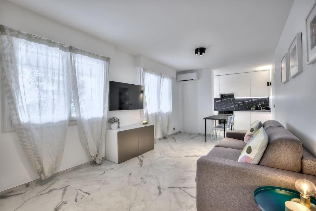 The White Cocoon In Antibes City Extérieur photo